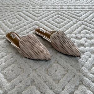 Girl Mia Woven Mule Flats – Nude Beige Pointed Toe Slip On Shoes – Size 6.5